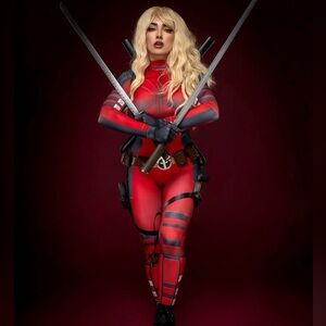 Women’s Deadpool costume